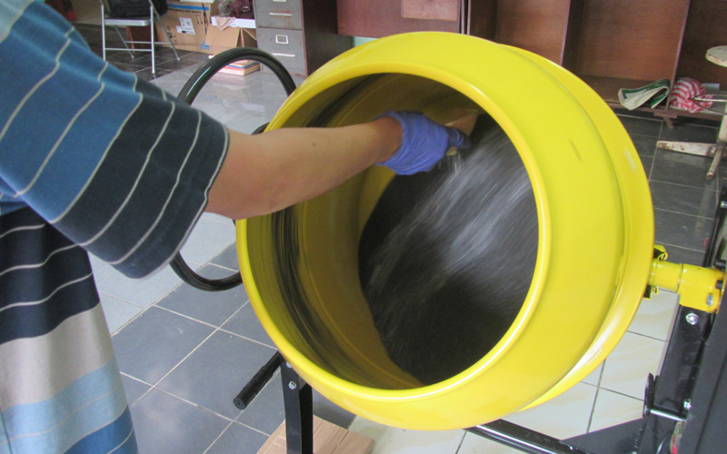 4. Add finish calcined gypsum and mixing.